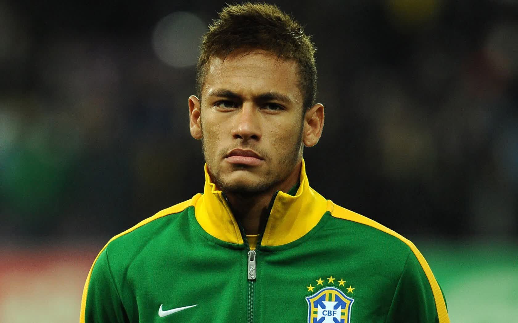 太阳城娱乐官网-红黑风暴席卷圣西罗，曼城迷失之夜——教练赛后拥抱诠释足球温度